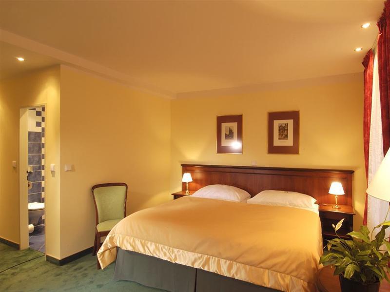 Hotel Ea Jeleni Dvur Castle